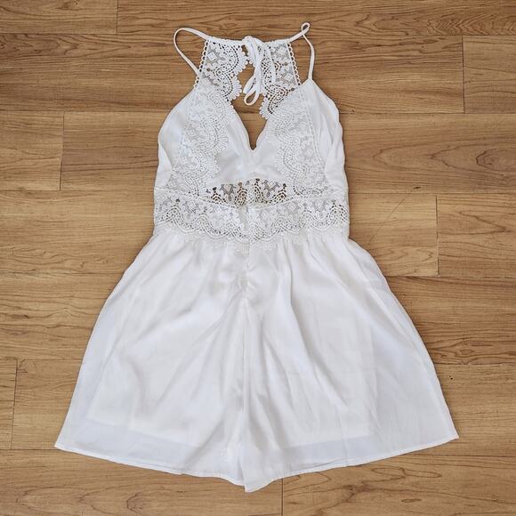 Love Tree White Romper Crochet Trim Open Back Size M - Picture 8 of 8